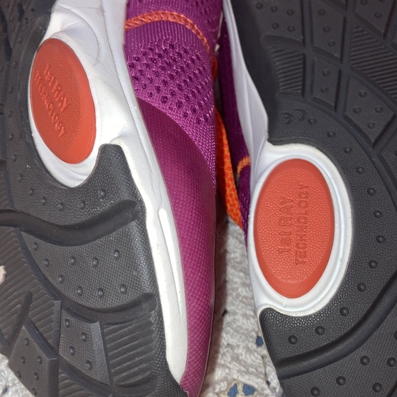 🐞Vionic Sneakers - Picture 10 of 13